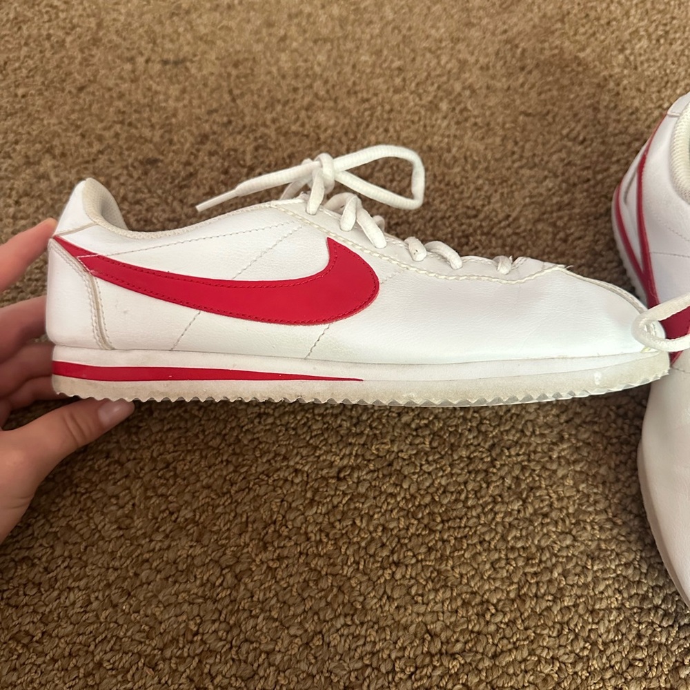 Nike Cortez Casual Trainers, size 6.5, White/University Red - Picture 2 of 6
